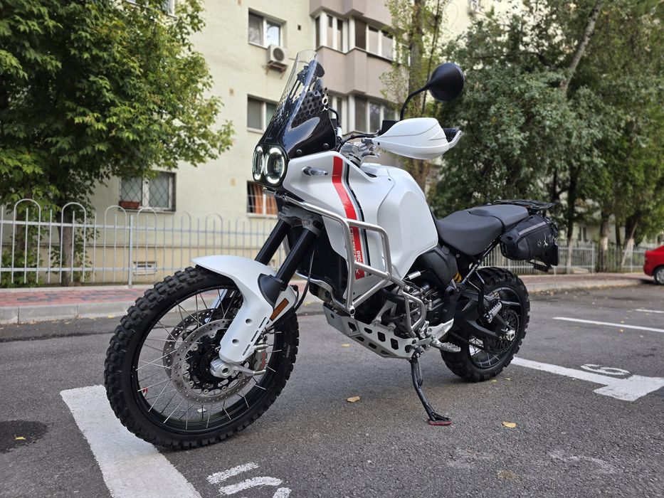 Ducati Desert X 2024