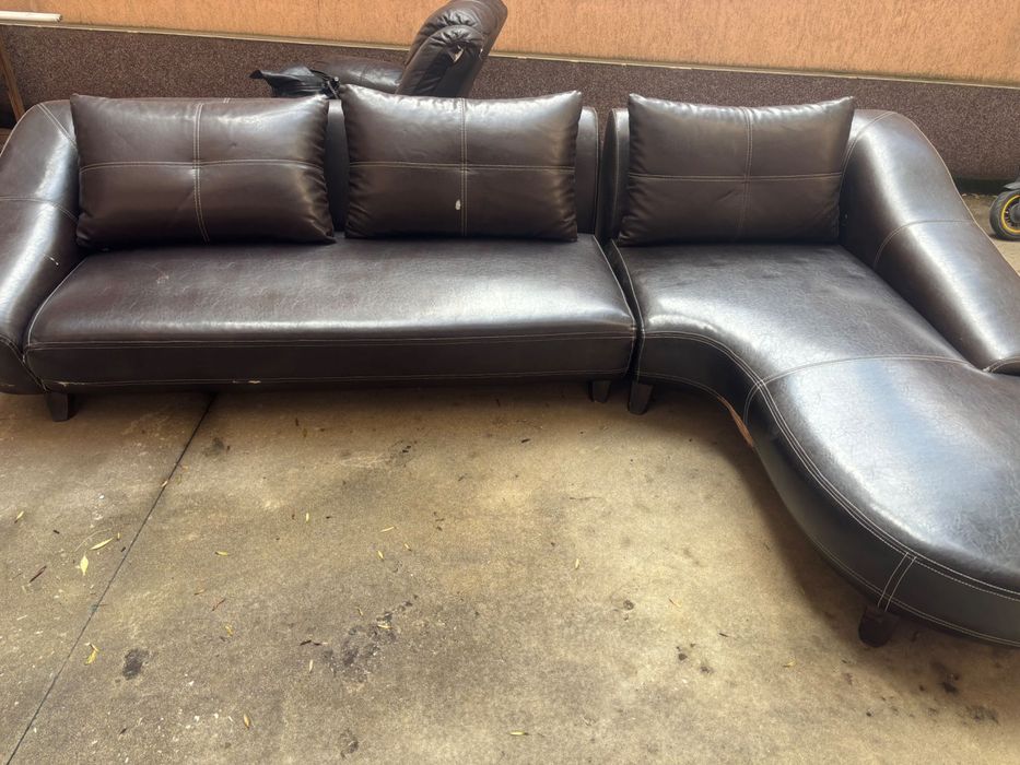 Кожен диван 3 м х 2 м