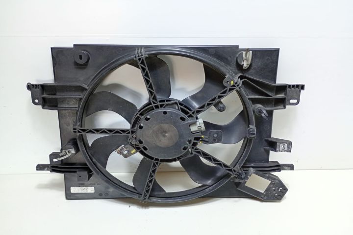 Electroventilator  racire motor A13101577N Dacia Duster prima generat
