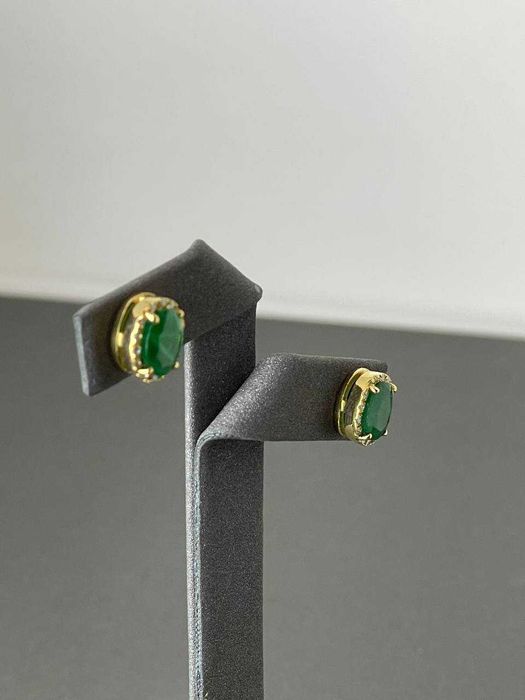 золотые серьги с изумрудами