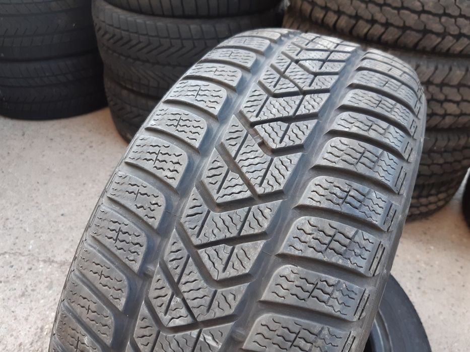 1xAnvelopa second iarnă 225 45 R18 Pirelli