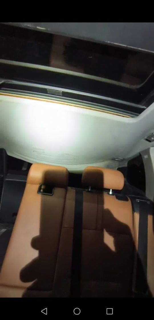 Retapitare plafon, polish auto, lumini ambientale