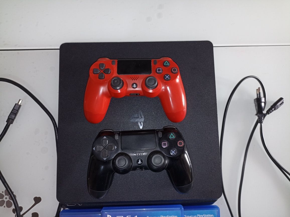 Продаю PS4 slim 1 TB