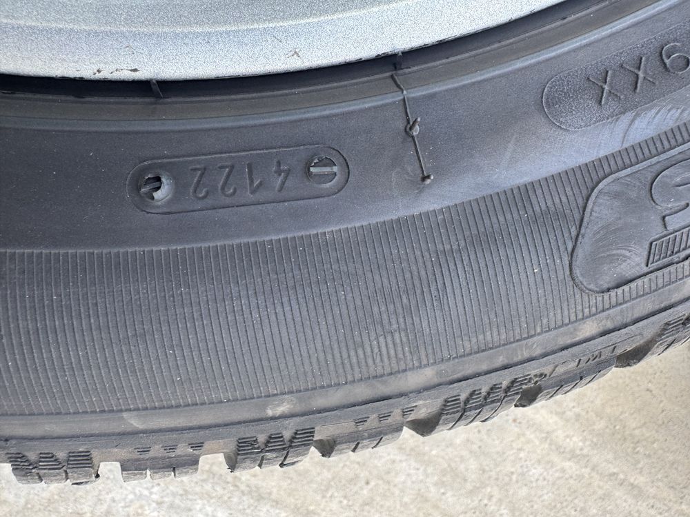 Set jante VW, 215/55/17 cu anvelope de iarna ca noiz dot 4122