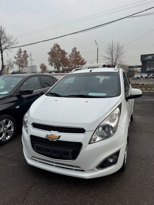 spark 2022 yili rangi oq,probegi 43000km