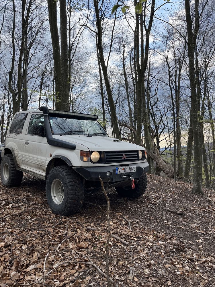 Mitsubishi Pajero MK2