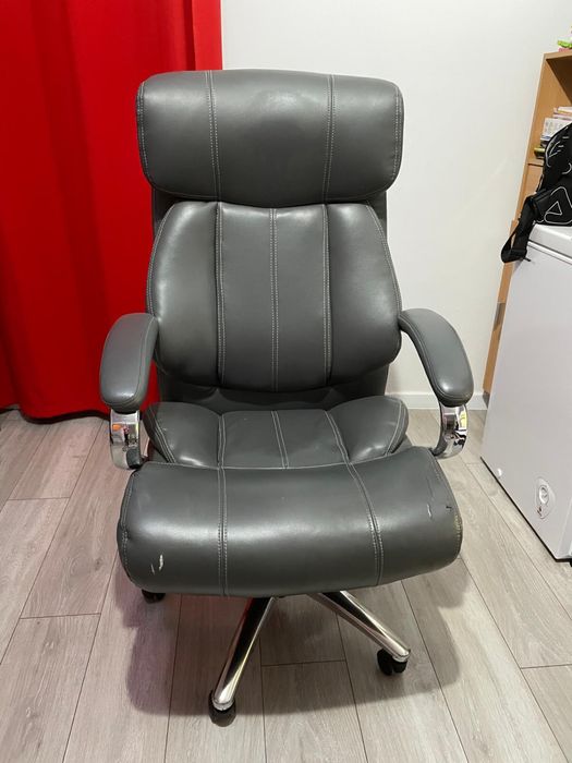 Scaun directorial ca nou ! De birou