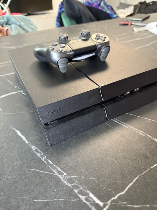 Ps4 1TB plus controler