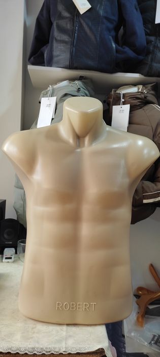 Mujiskoy Maniken Robert