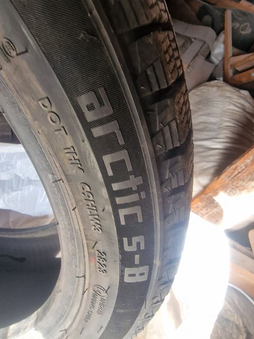 Зимние шины на 18 235 на 45