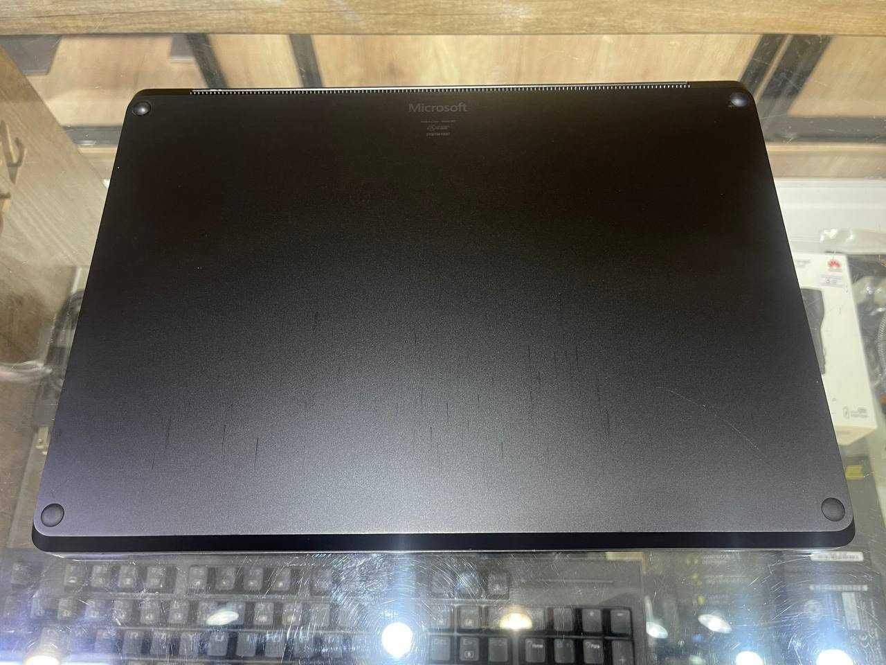Microsoft Surface laptop 4  CORE i7-1185G7 ram 16 ssd 256