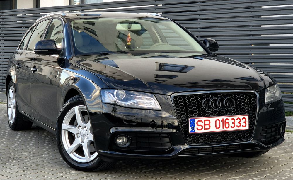 Vând Audi A4 Avant