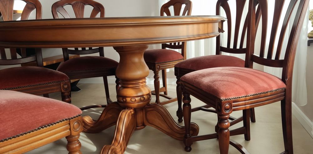 Masa cu 6 scaune din lemn masiv de Meranti