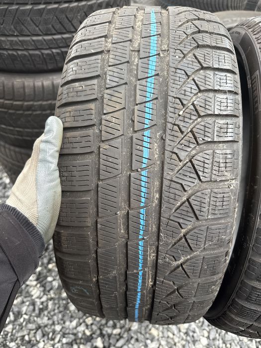 Anvelope de iarna 235/35 R19