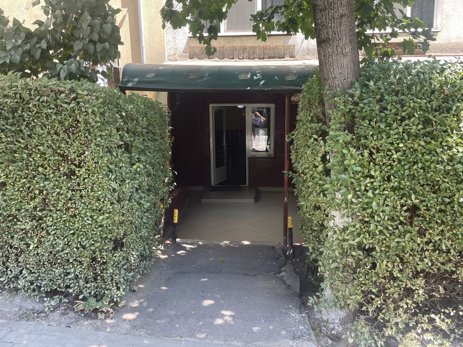 Vand Spatiu Comercial zona Spital