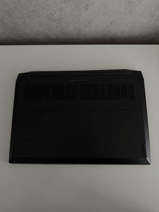 Продавам лаптоп HP Pavilion Gaming 15 в отлично състояние