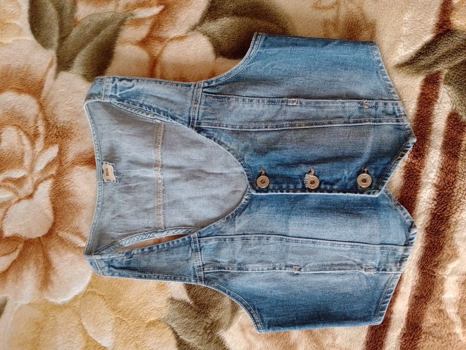 Жилетка джинсовая