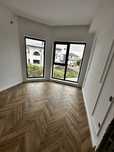 Otopeni  !! Casa + Curte + Parcare
