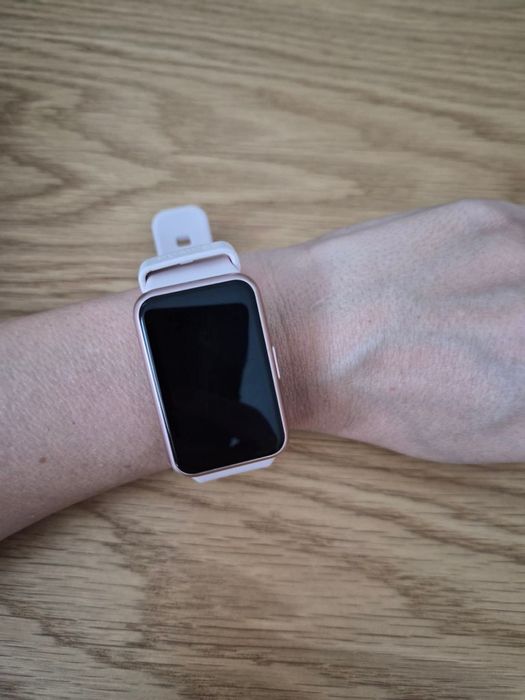 Смарт часовник  HUAWEI WATCH FIT SE