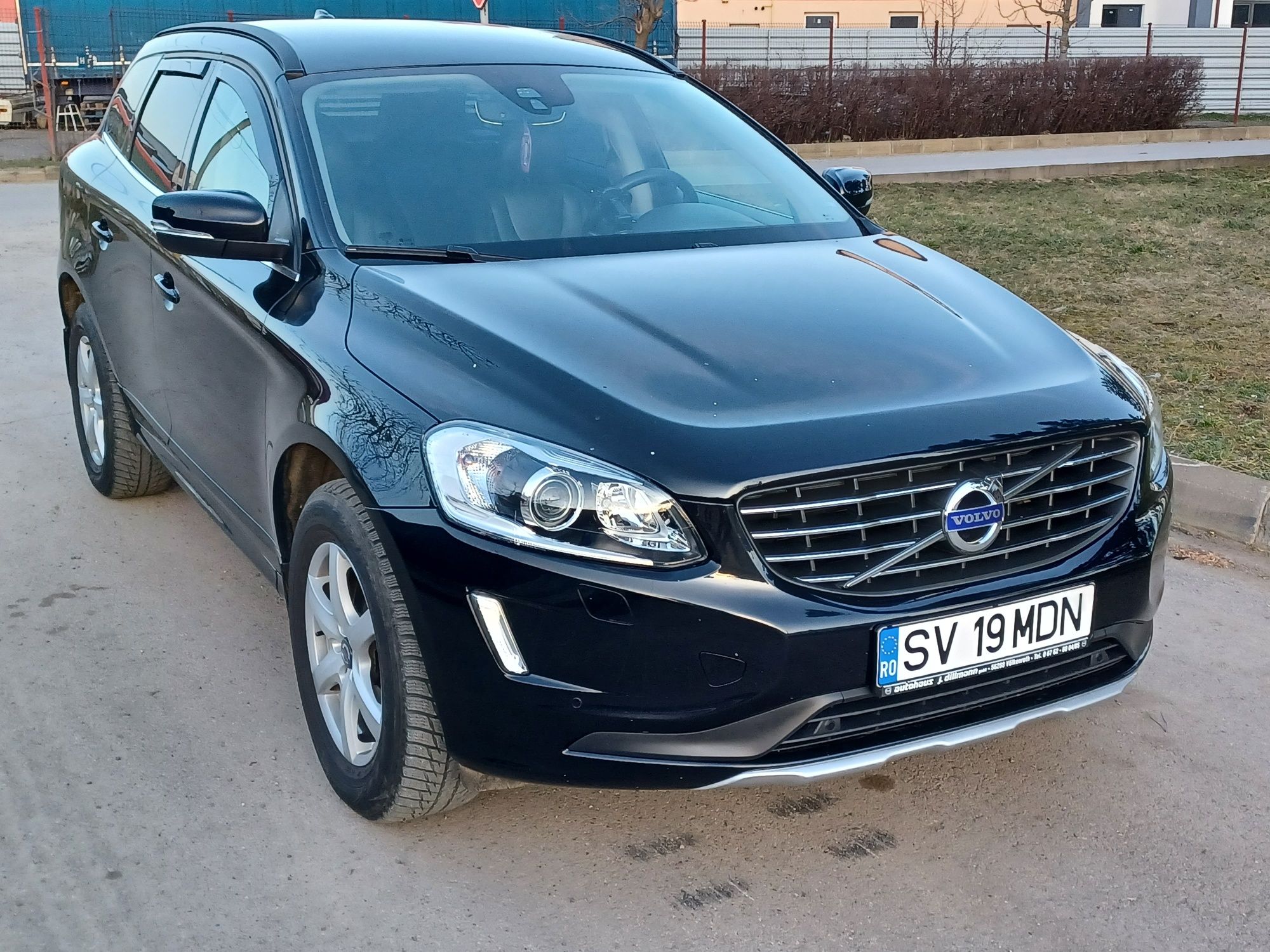 VOLVO XC 60 , 2.0 litri   , 163 cp