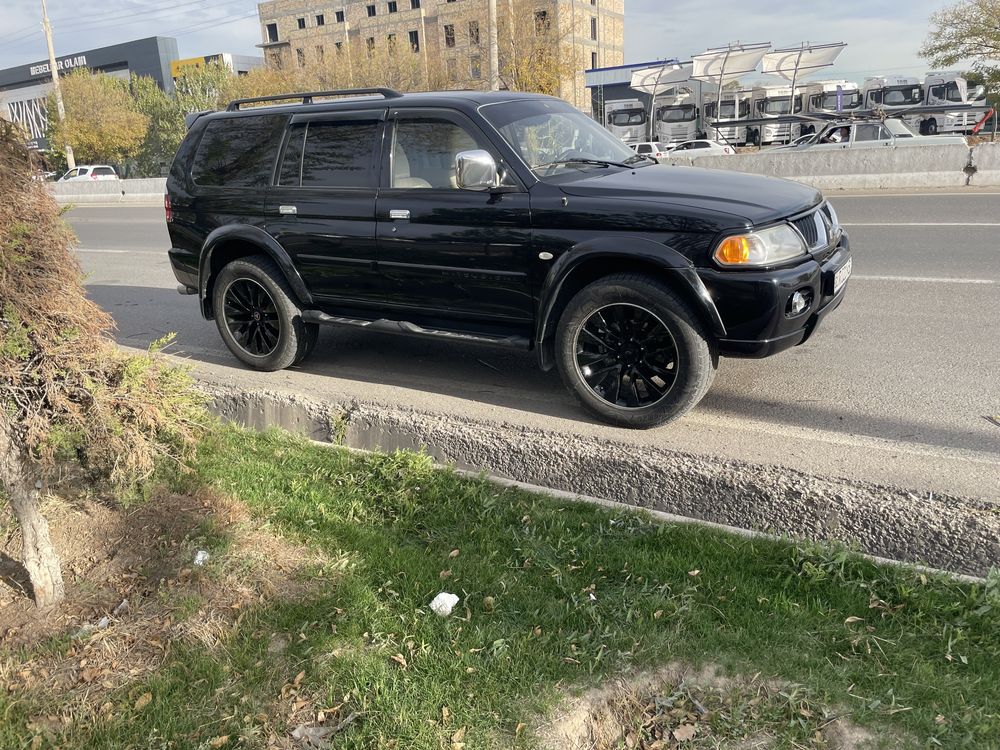 Mitsubishi Pajero sport