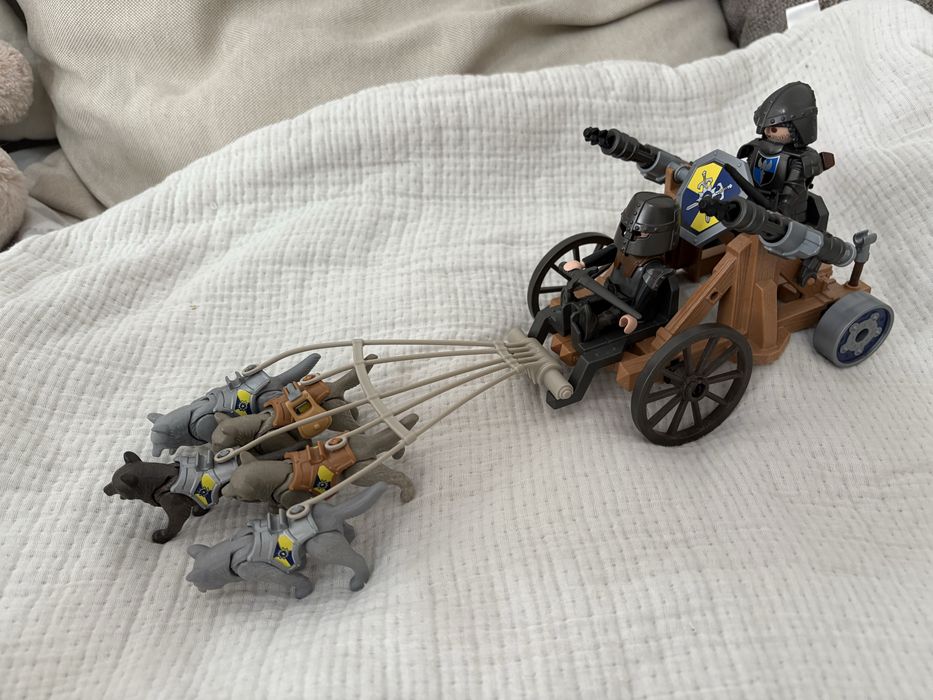 Playmobil novelmore trasura cu lupi si cavaleri
