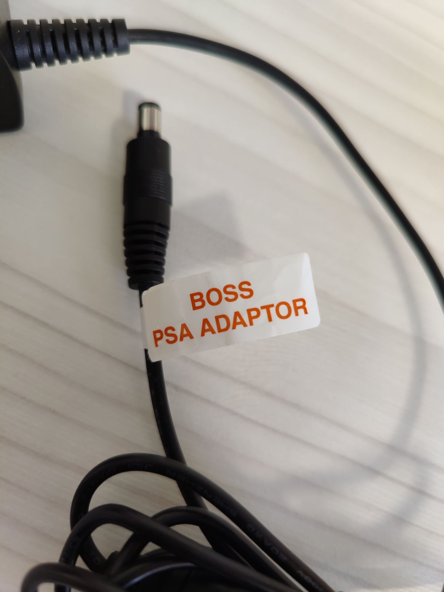 BOSS MT-2W Metal Zone + Adaptor Boss PSA