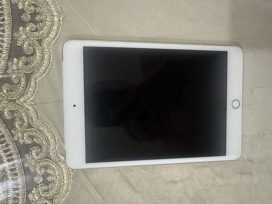 Ipad 4mini sotiladi 64gb