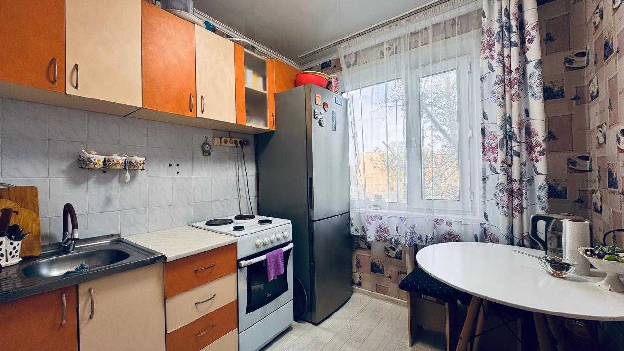 Продам 2-х комнатную квартиру в благоустроенном 18 мкр!