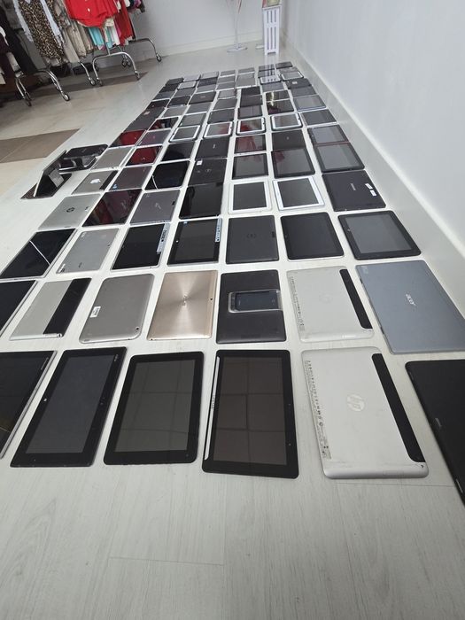 Tablete en-gros pentru piese, complete, fără ecrane sparte