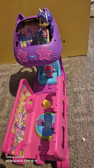 Autobuzul Gabby s Dolhouse