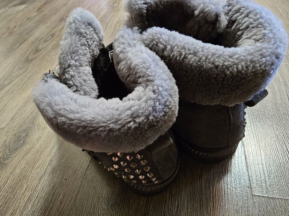 Продам угги-ботинки