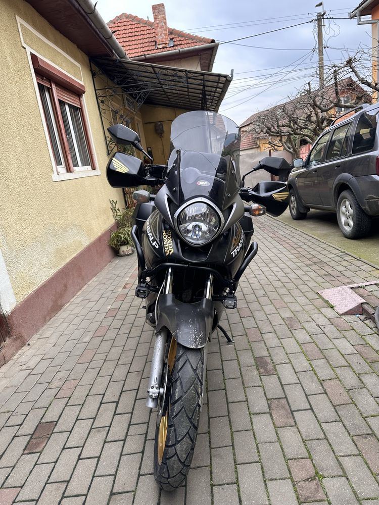 Honda Transalp XL700V