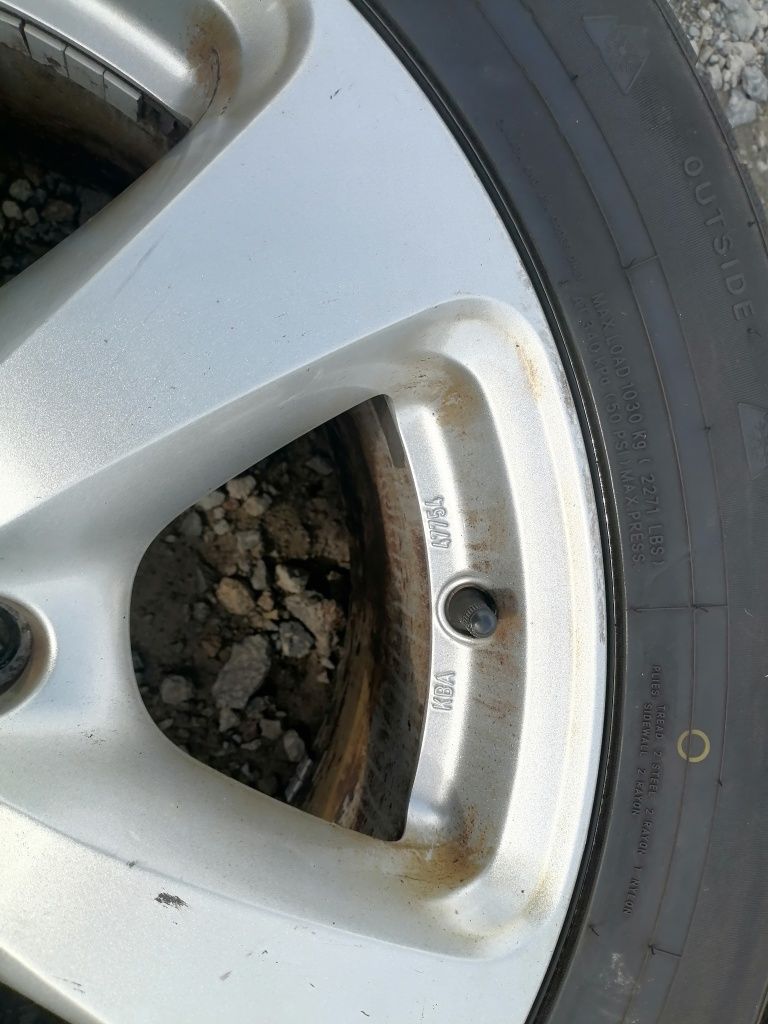 Продавам лети джанти с гуми 255 55R 18 TOYO