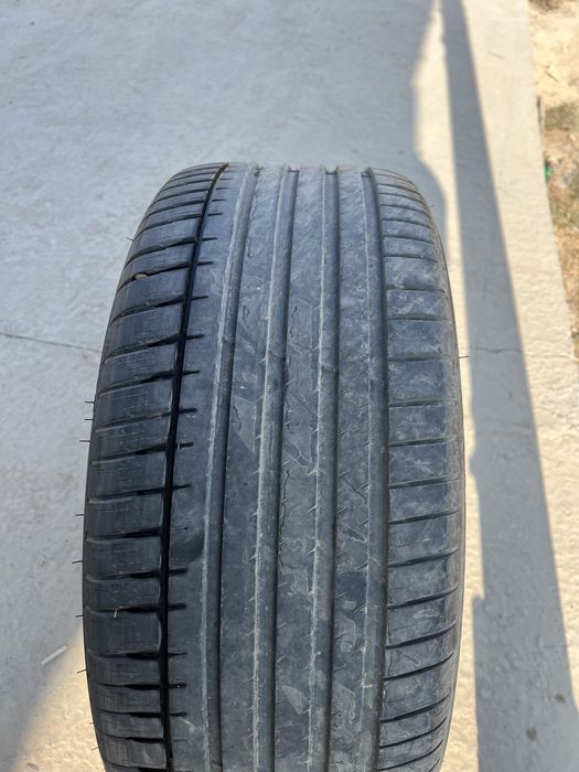 R22 275/40 Michelin pilot sport 4