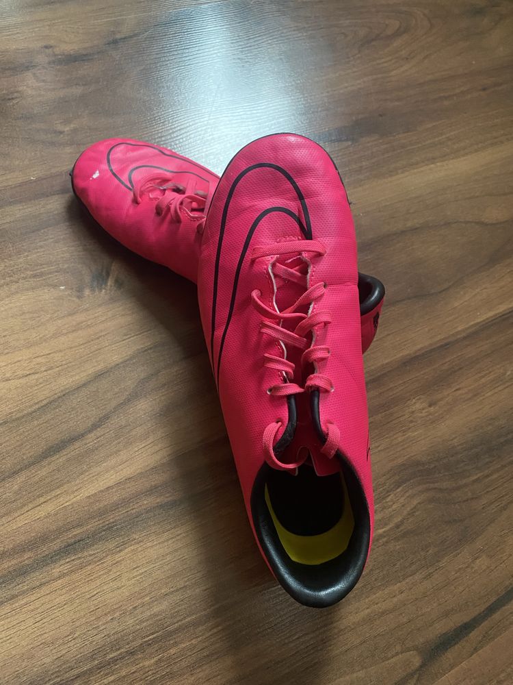 Футболни обувки Nike Mercurial/ Kipsta