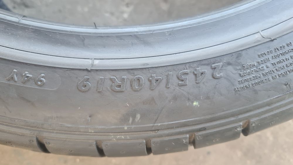 2 anvelope vara runflat Dunlop 245/40/19,ca si noi.
