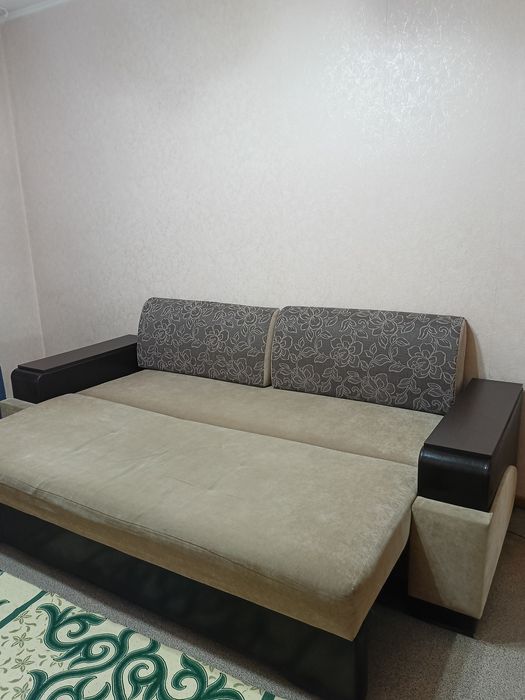 Продаю диван в отличном состоянии