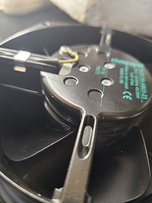 Ventilator metal nou