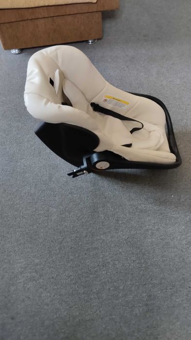 Детское кресло для маленьких детей. Можно сказать новое.