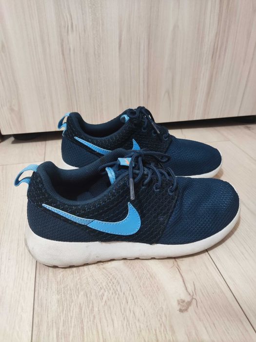 NIKE Roshe run 38 маратонки
