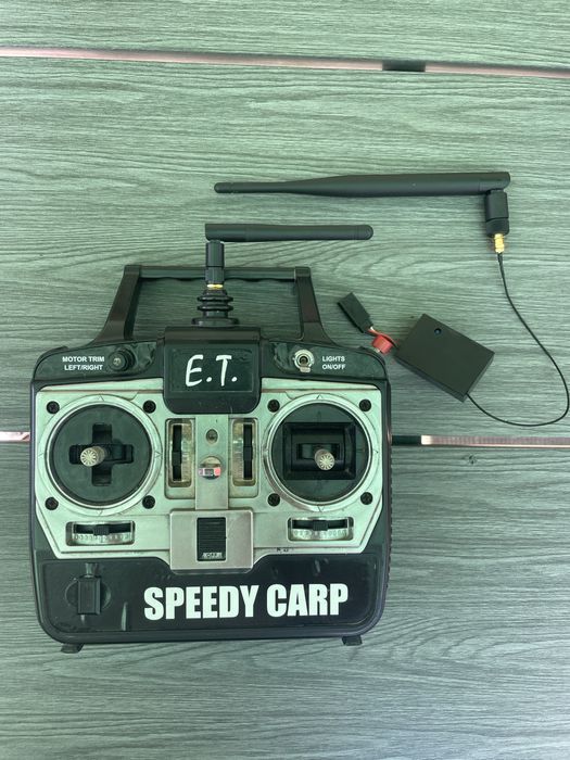 Telecomanda navomodel + captator semnal .