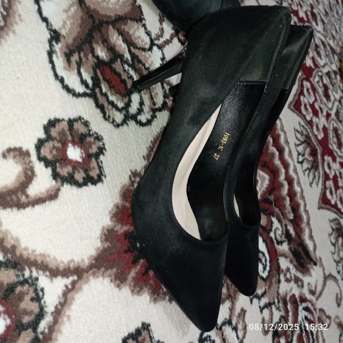 Zamonaviy shpilka pochnali tufli