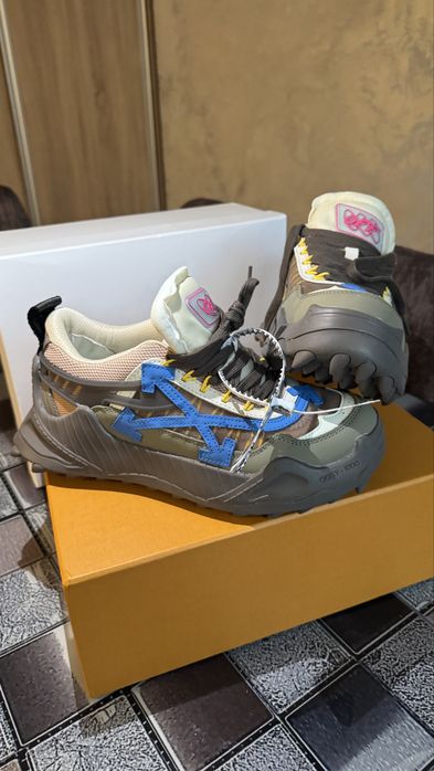 Off-White ODSY-1000 Sneakers/Adidasi - mărimea 43 - Noi