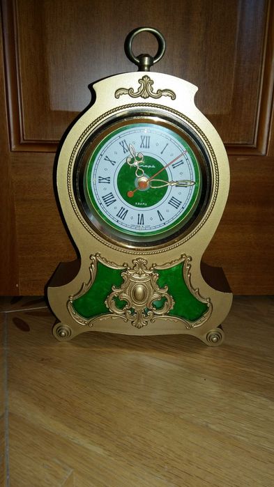 Часы настольные раритетные, но абсолютно новые, в коробке