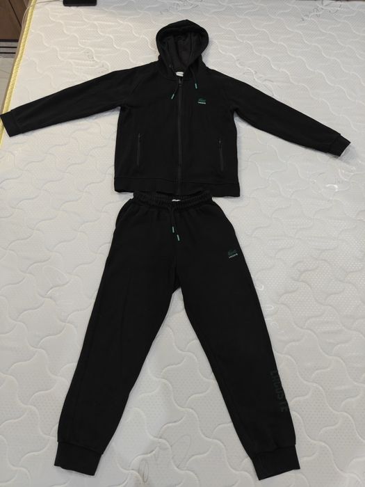 Lacoste кофта или спортивка