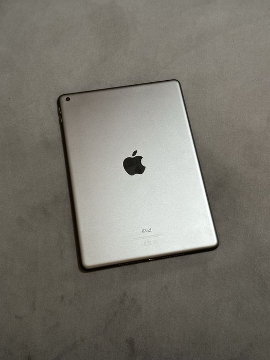 iPad 9-поколениия 64гб в отличном состоянии