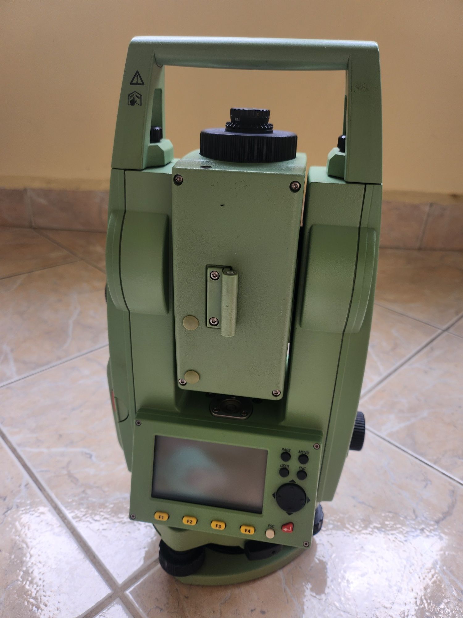 Тотална станция Leica TCR407