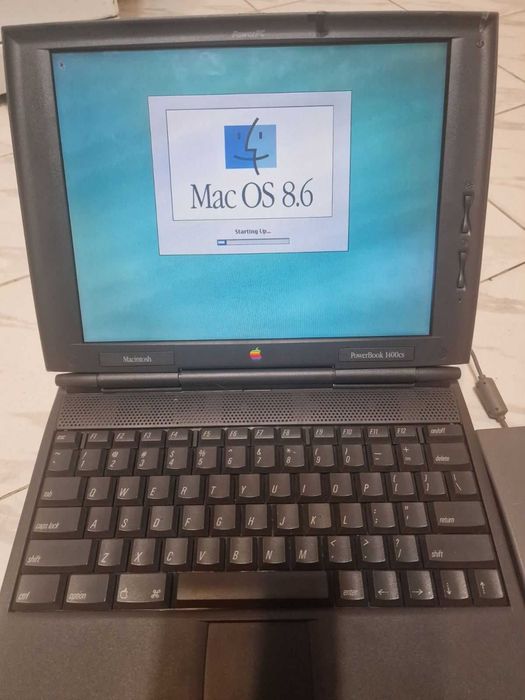 Лаптоп Apple Macintosh PowerBook 1400cs модел 1996 година