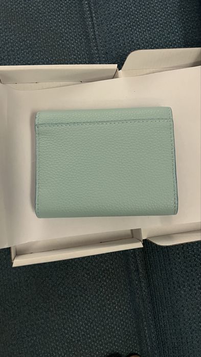 Чисто нов модел Furla Camelia.100% оригинал, с етикети.В два цвята.